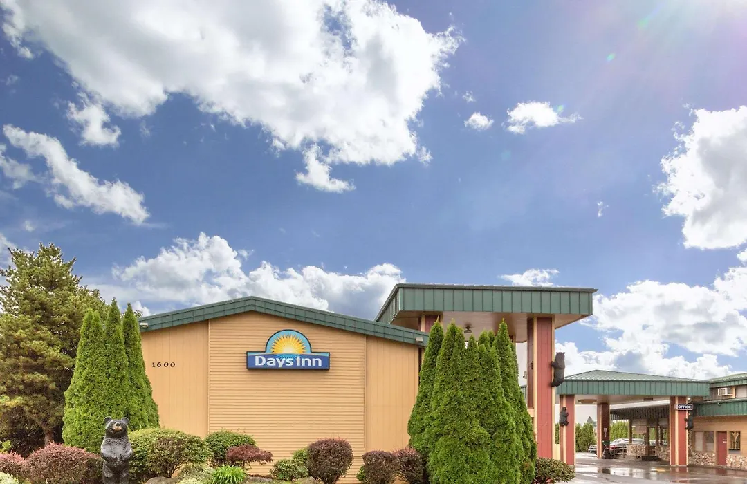 Days Inn By Wyndham Black Bear-1